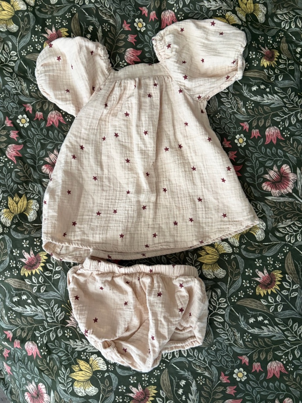 Rylee & Cru Star Print Cream Puff Sleeve Baby Dress & Bloomers